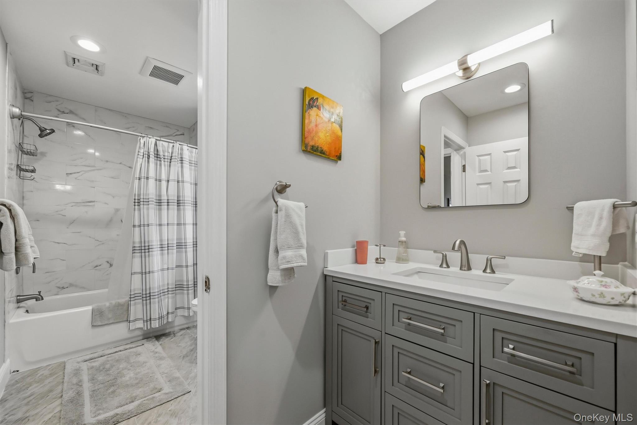 2 Half Moon Ridge Cornwall-on-Hudson, NY 12520 - Photo 30 of 50 Jack & Jill Bathrom