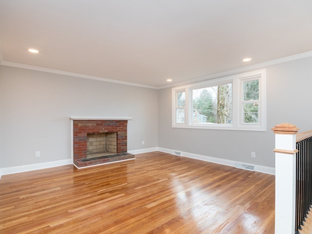 9 Hallowell Road Foxboro, MA 02035 - Photo 11 of 38 Gallery Image 11