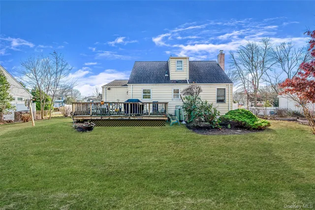 $499,000 | 360 Arcadia Drive, West Islip, NY 11795