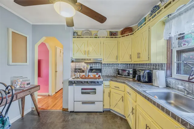 $499,000 | 360 Arcadia Drive, West Islip, NY 11795