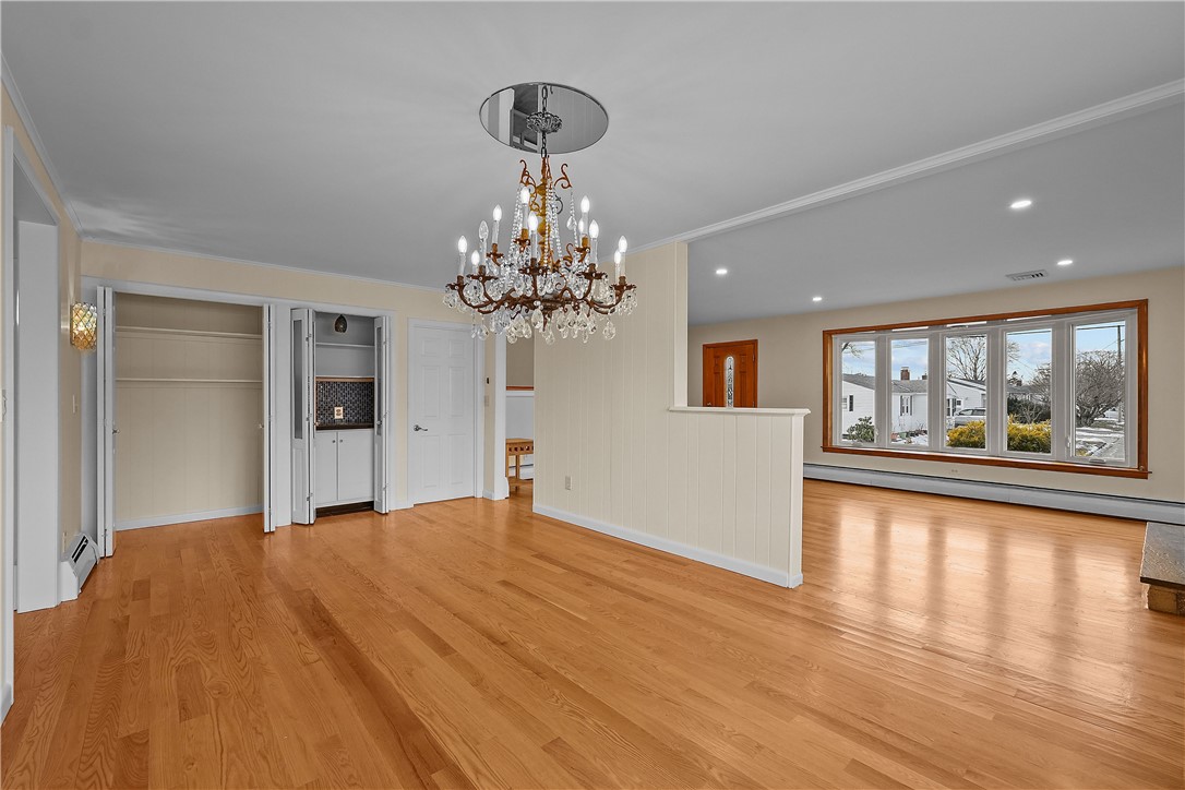 189 Kearney Street Cranston, RI 02920 - Photo 12 of 46