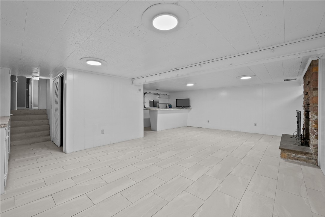 189 Kearney Street Cranston, RI 02920 - Photo 30 of 46