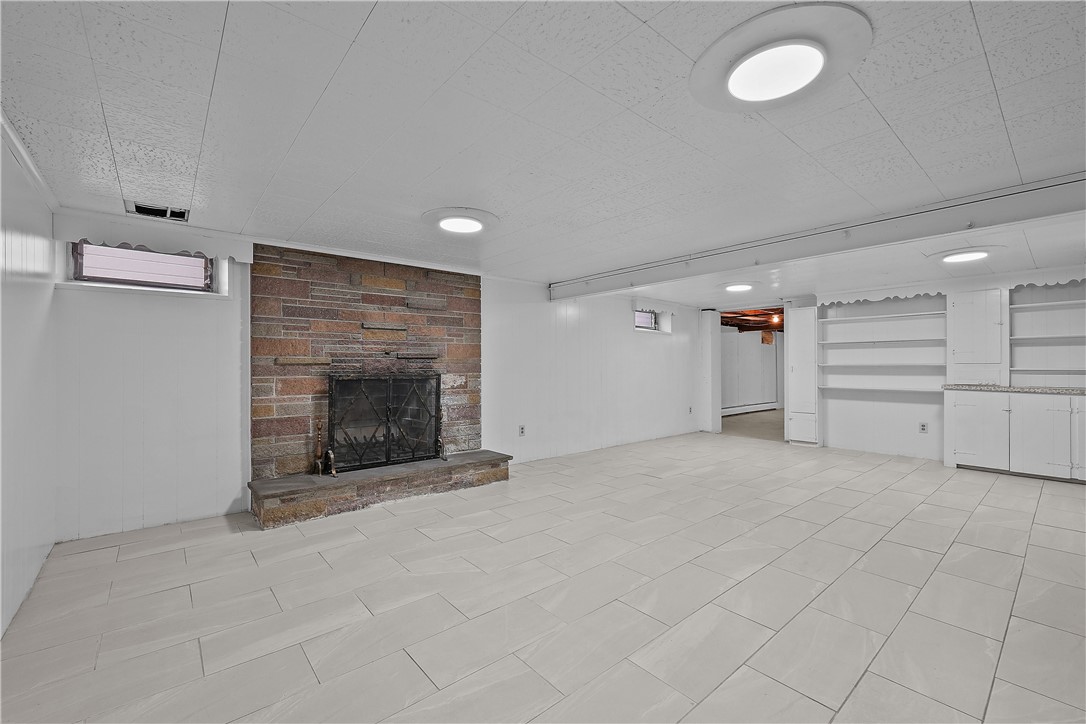 189 Kearney Street Cranston, RI 02920 - Photo 7 of 46