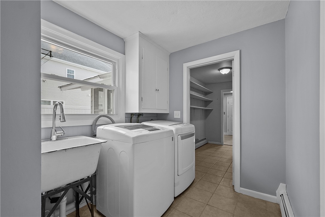 189 Kearney Street Cranston, RI 02920 - Photo 9 of 46