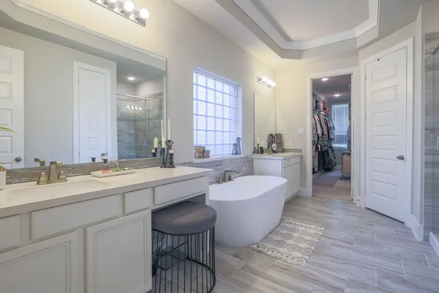 $750,000 | 211 Castle Combe Court, Conroe, TX 77318