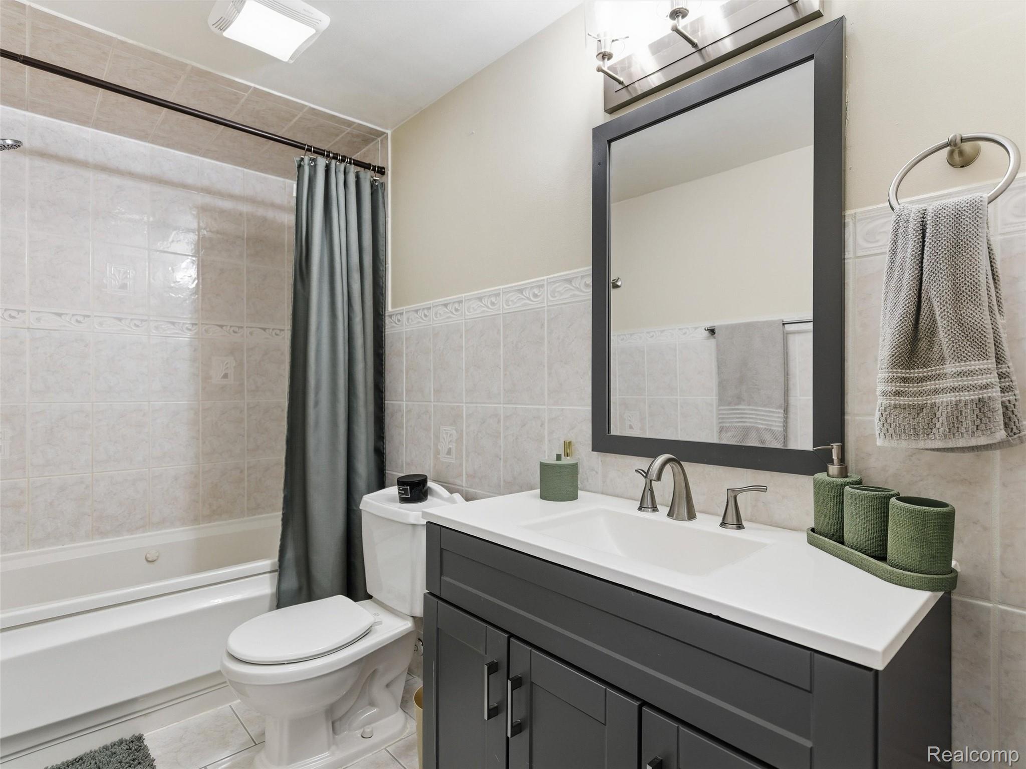 1087 Eagle Nest Drive Rochester, MI 48306 - Photo 15 of 39 24-DSC07273.jpg