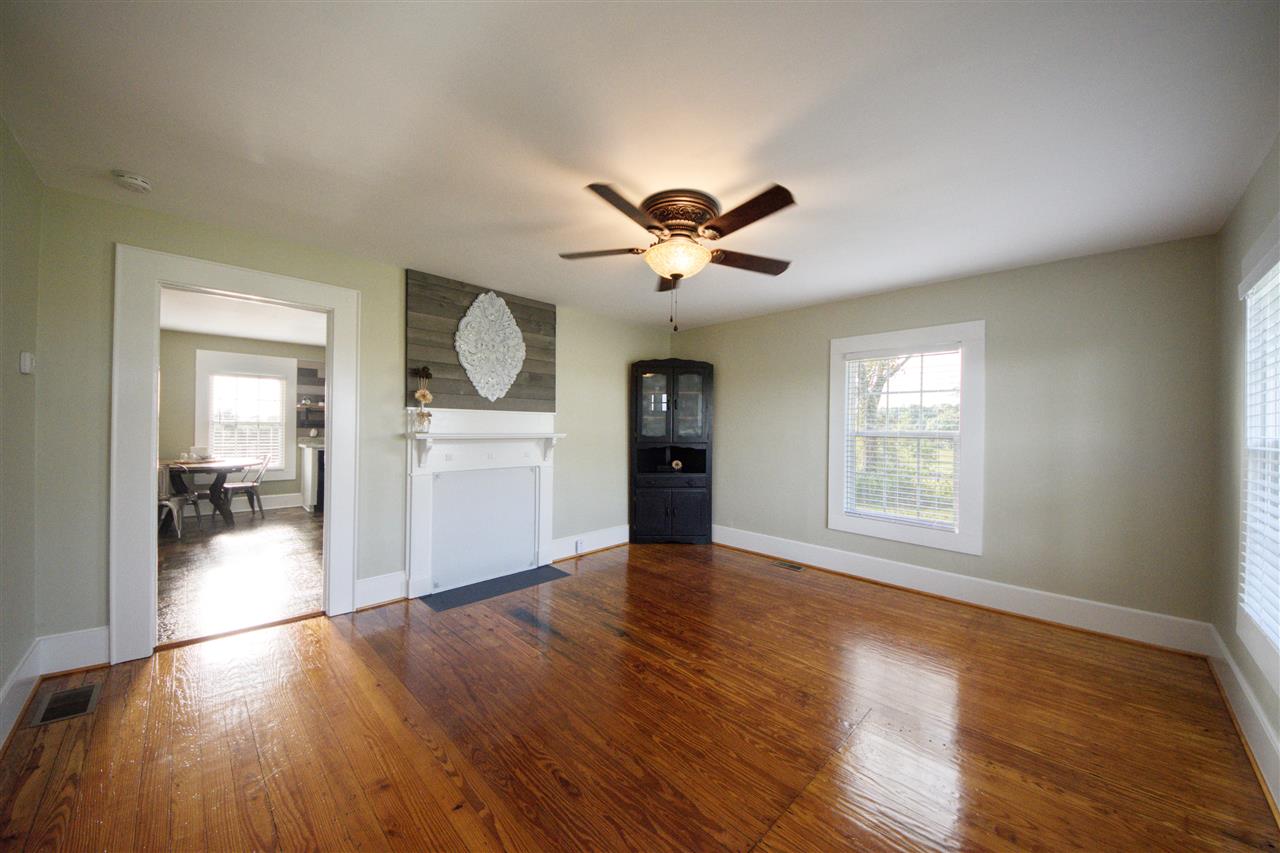 951 Gowan Road Inman, SC 29349 - Photo 3 of 28