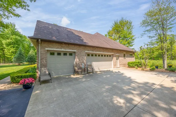 $689,900 | 6511 Dublin Drive, Stanwood, MI 49346