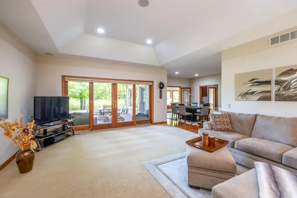 $689,900 | 6511 Dublin Drive, Stanwood, MI 49346