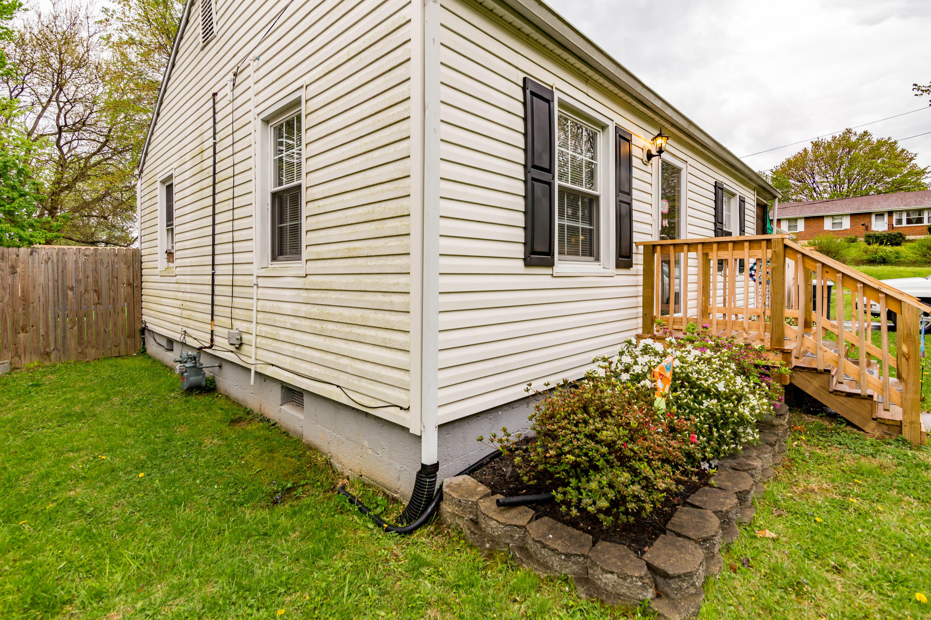 1407 Barnett Road Northwest Roanoke, VA 24017 - Photo 12 of 17 12-1407 Barnett Rd-0645