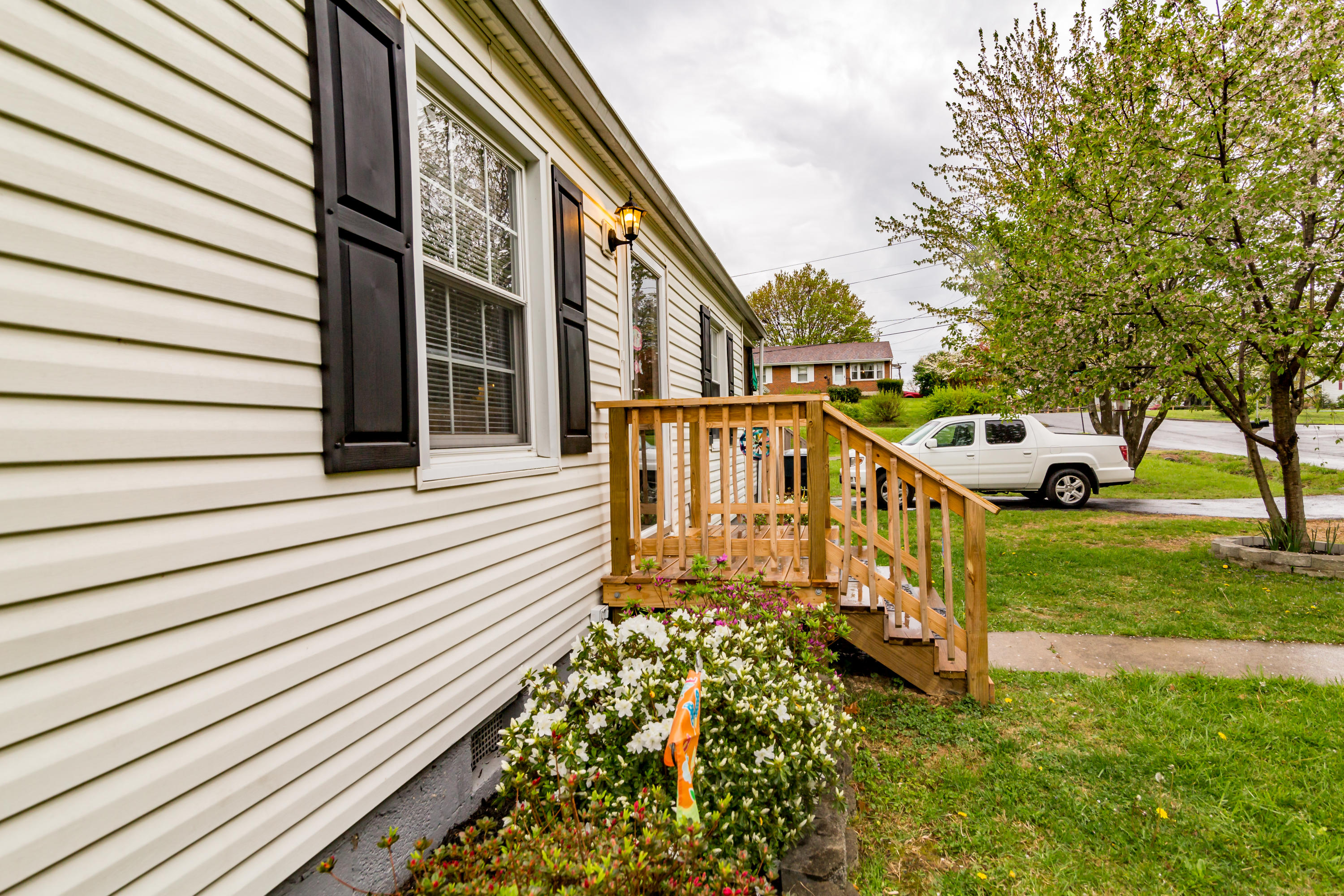 1407 Barnett Road Northwest Roanoke, VA 24017 - Photo 3 of 17 11-1407 Barnett Rd-0644