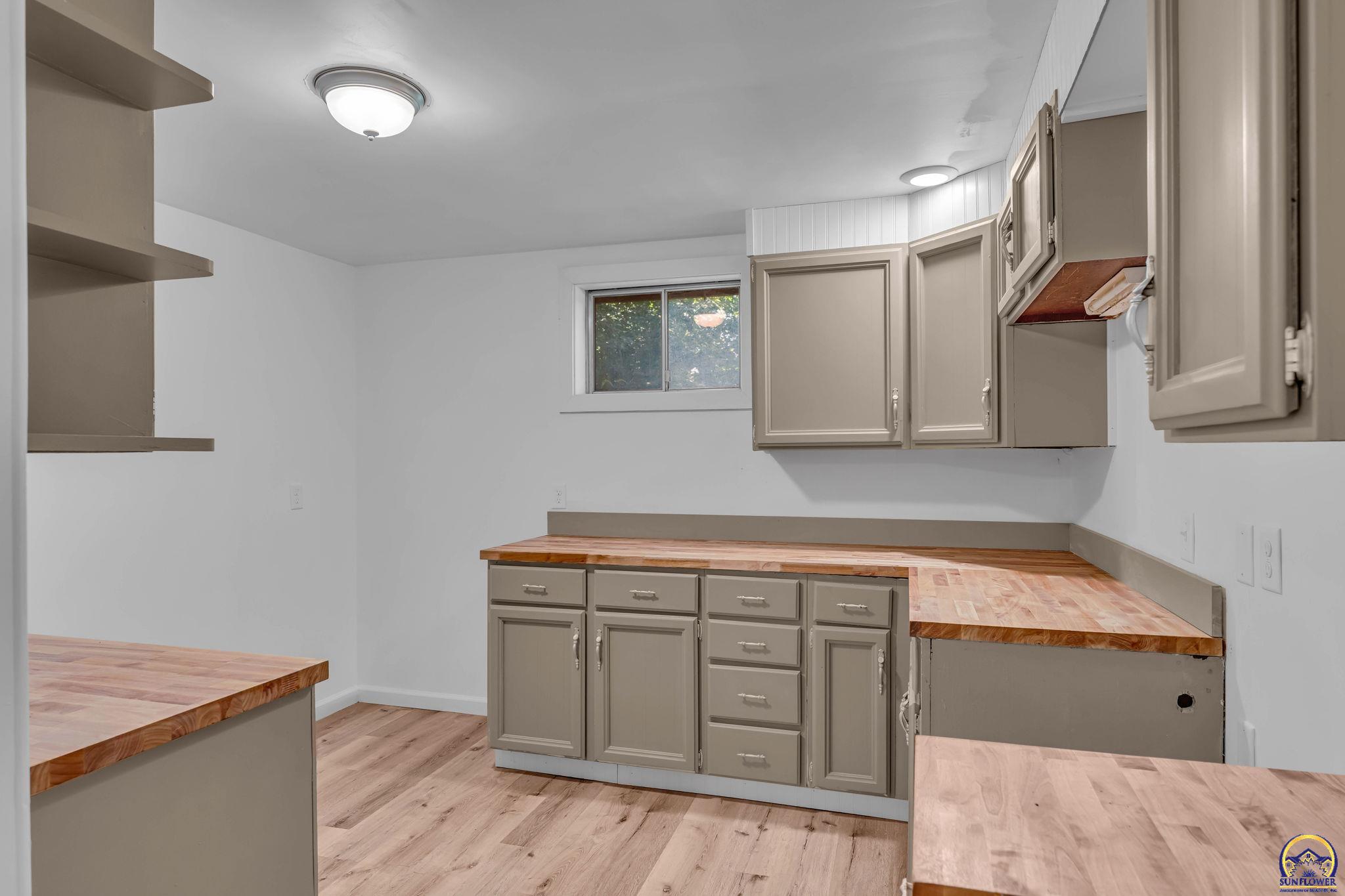 8011 Southeast Croco Road Berryton, KS 66409 - Photo 37 of 50