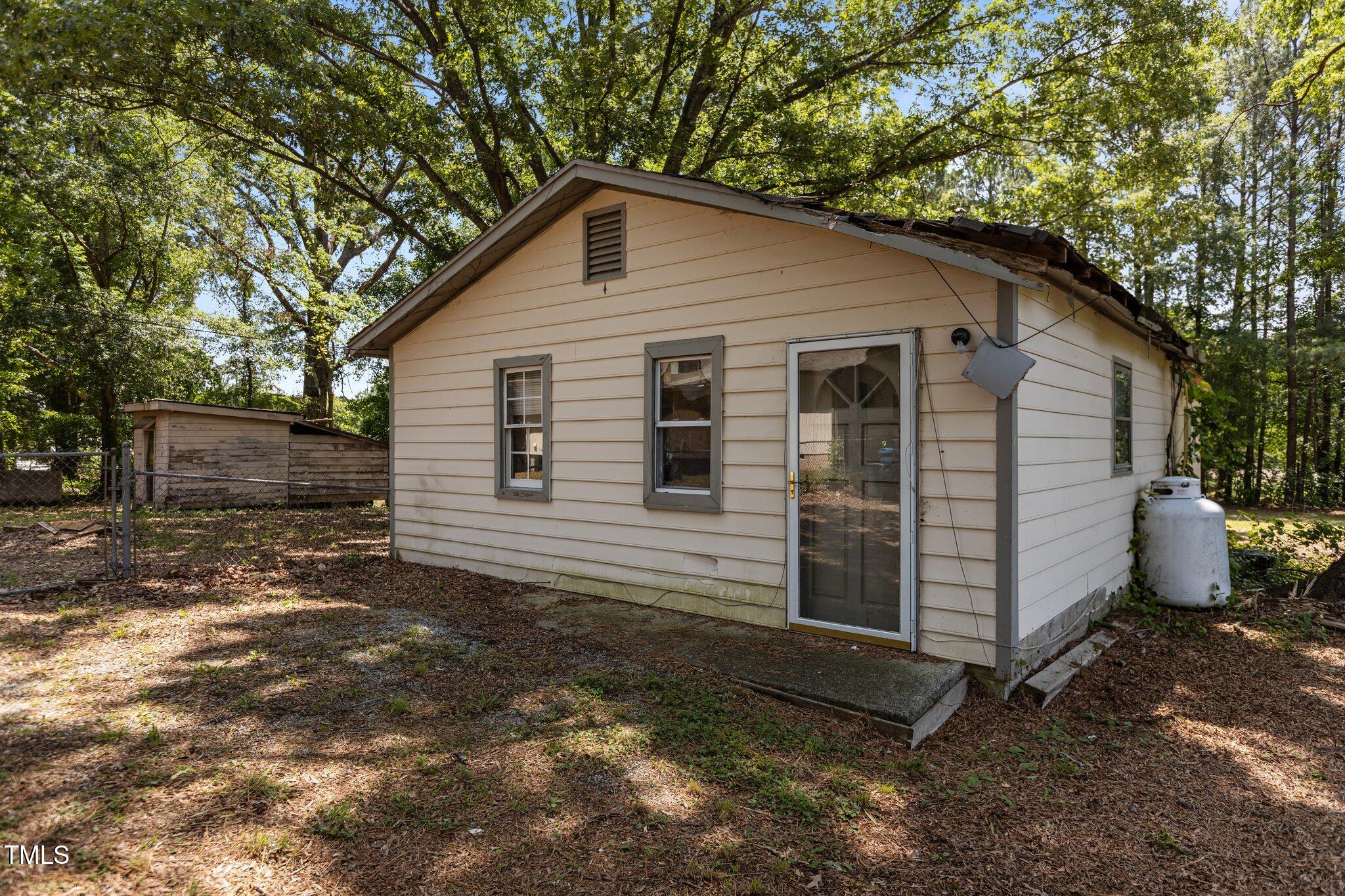 4038 Redwood Road Durham, NC 27704 - Photo 23 of 28 24-web-or-mls-2N6A1288