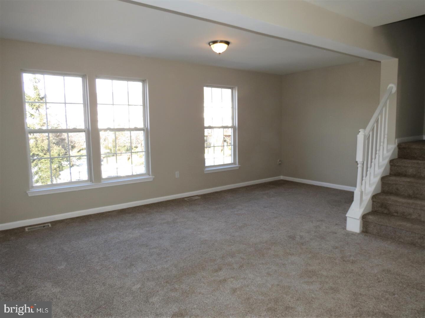 23 Saxton Road Farmingdale, NJ 07727 - Photo 12 of 36 Living room