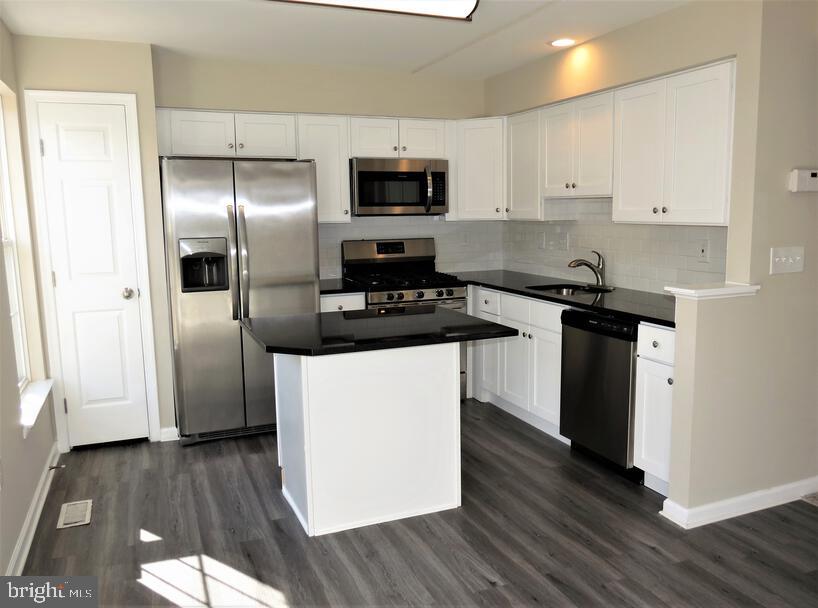 23 Saxton Road Farmingdale, NJ 07727 - Photo 8 of 36 Kitchen