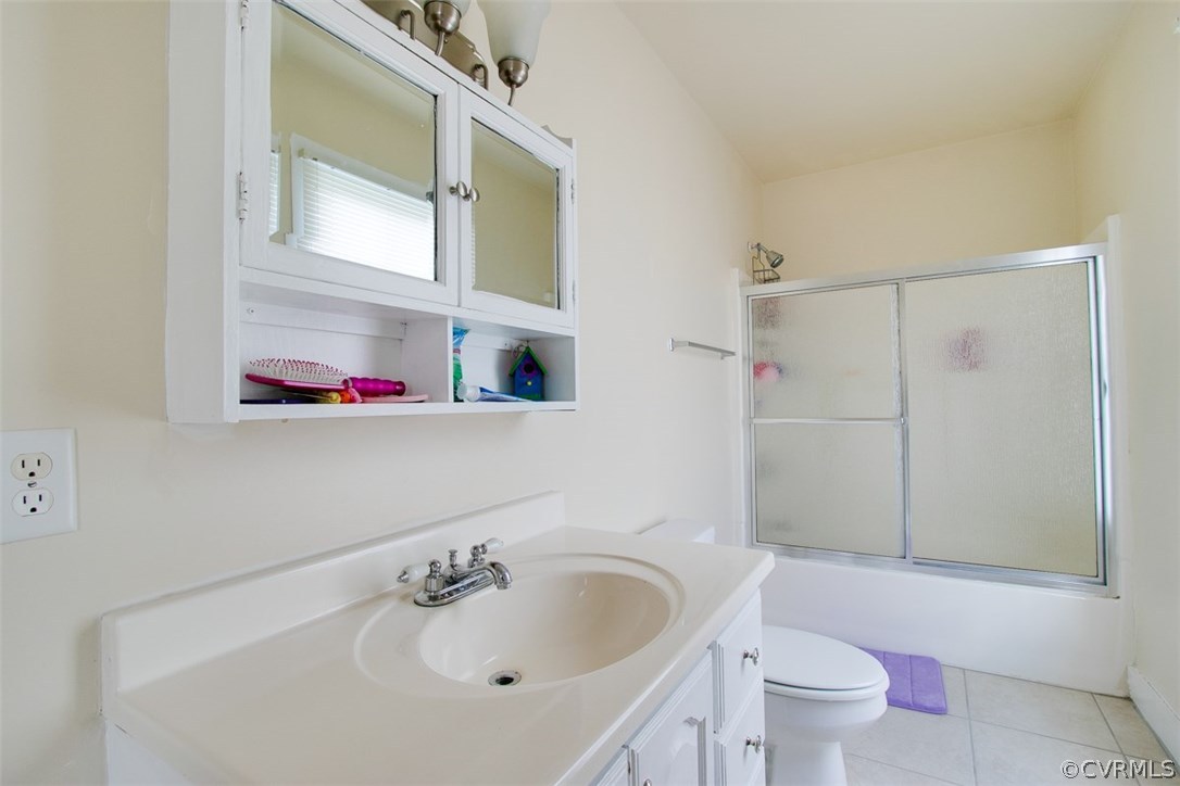 11501 Winterpock Road Chesterfield, VA 23838 - Photo 20 of 30 a bathroom with a sink and a mirror