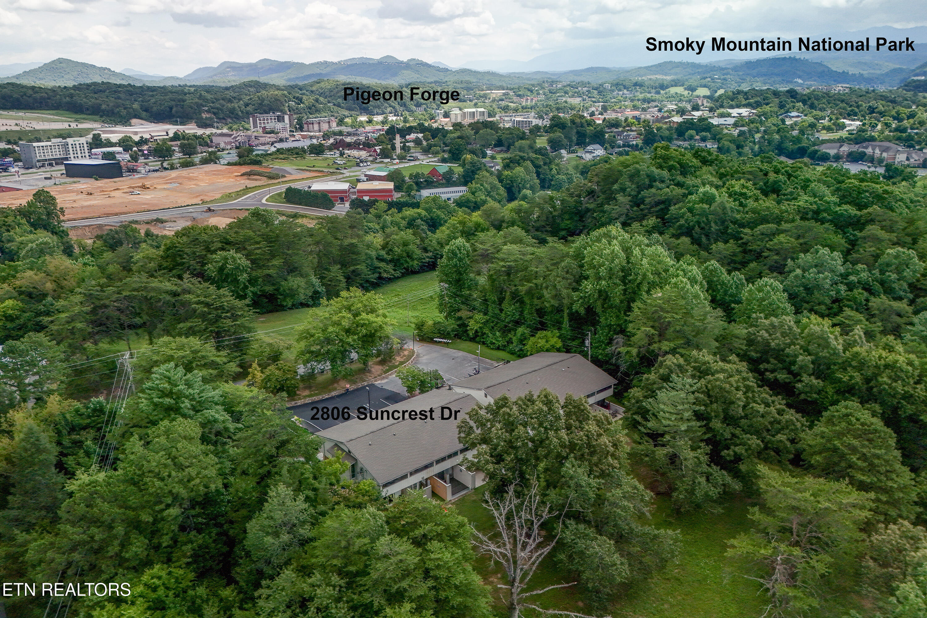 2806 Suncrest Road, Unit 4 Pigeon Forge, TN 37863 - Photo 34 of 36 2806suncrest_035