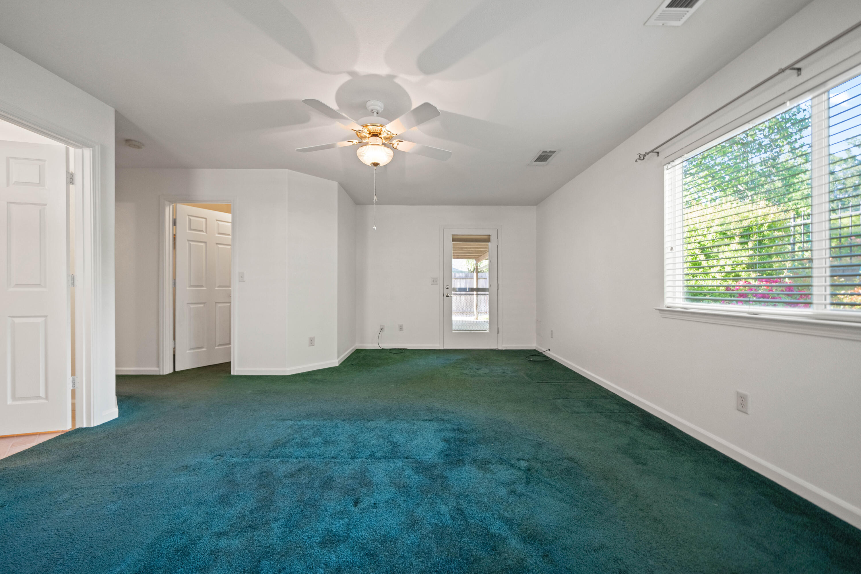 427 Yolla Bolly Trail Redding, CA 96003 - Photo 12 of 26 IMG-11