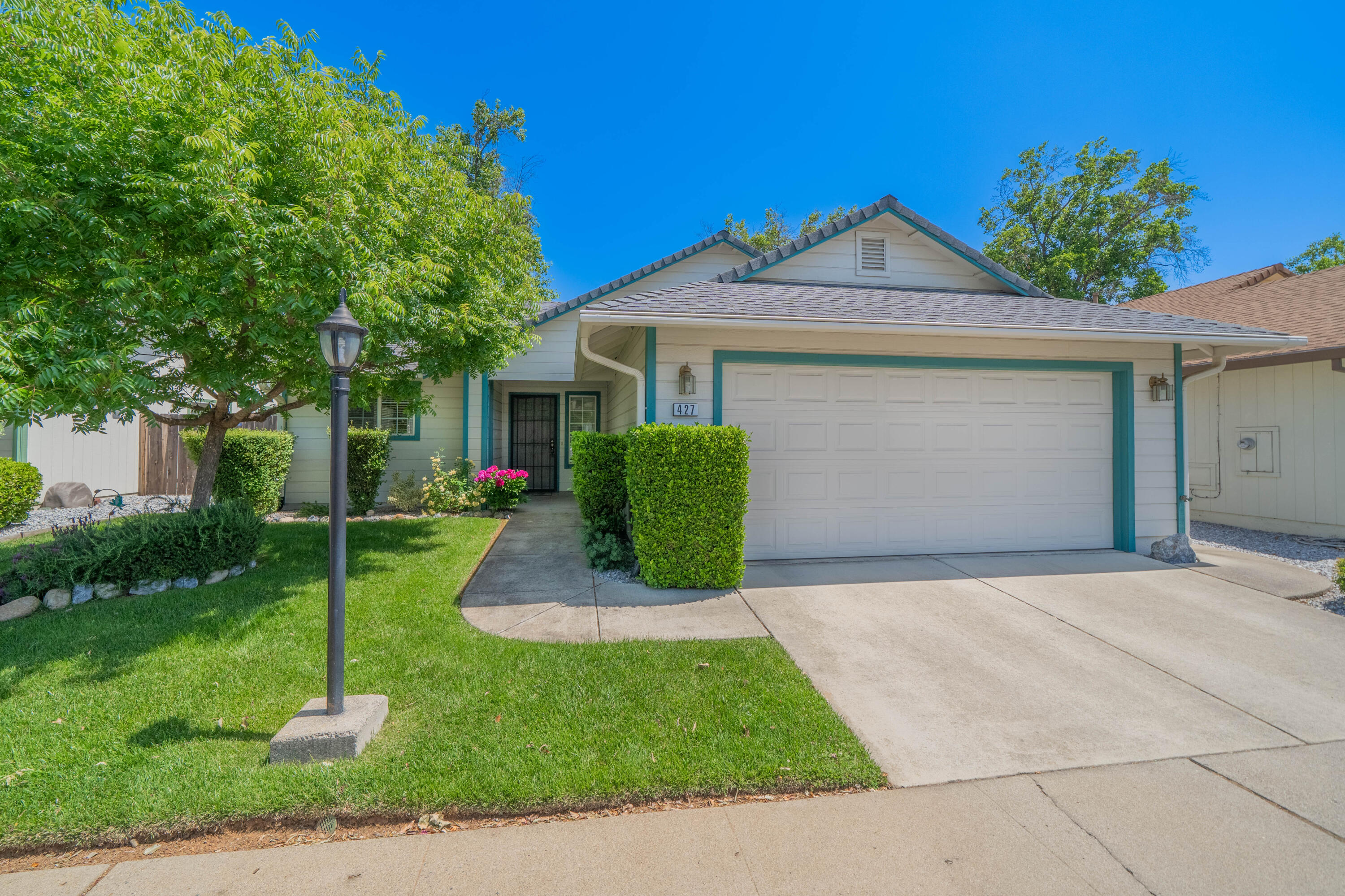 427 Yolla Bolly Trail Redding, CA 96003 - Photo 2 of 26 Yolla Bolly Front 2