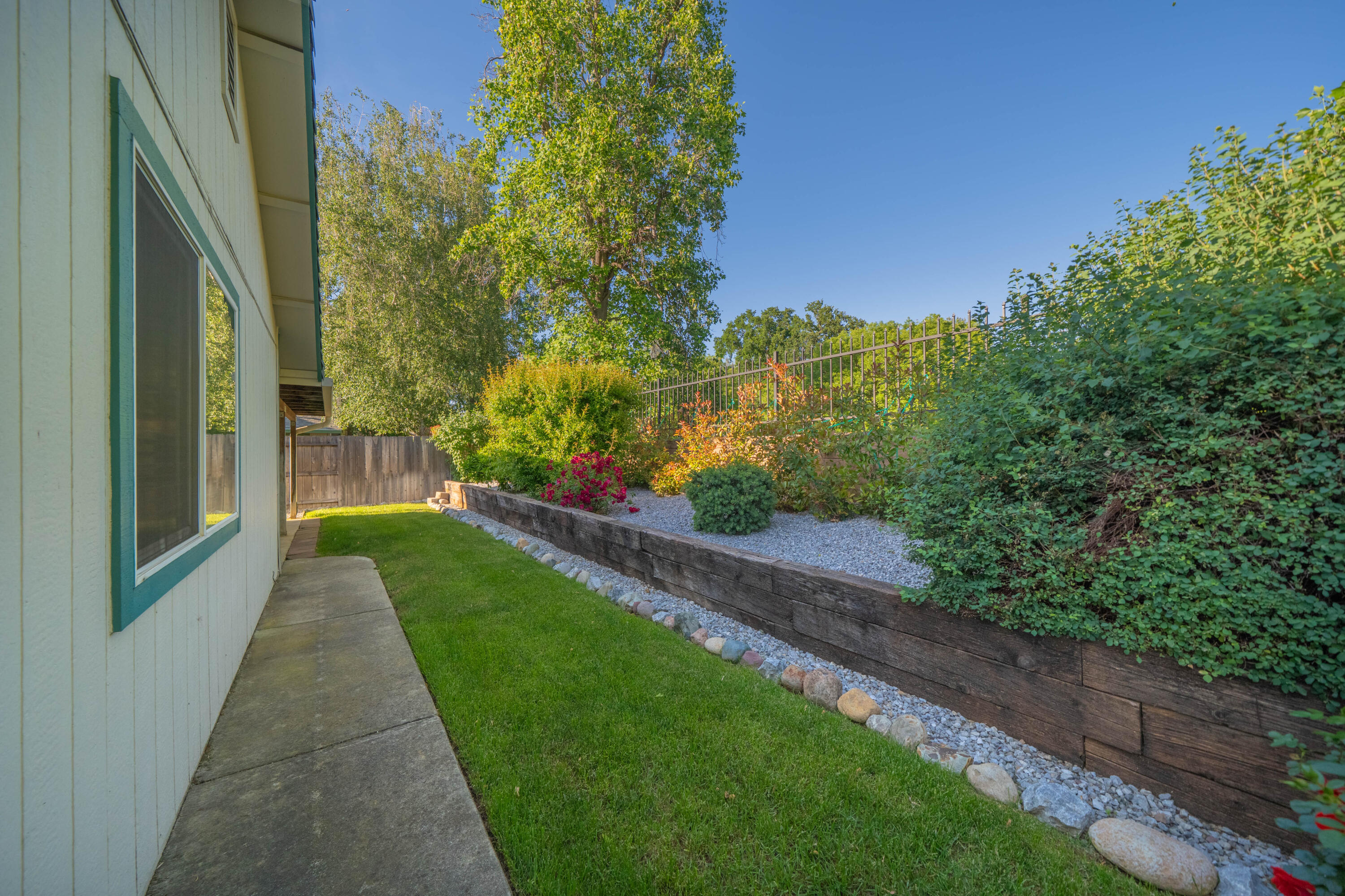 427 Yolla Bolly Trail Redding, CA 96003 - Photo 25 of 26 IMG-24