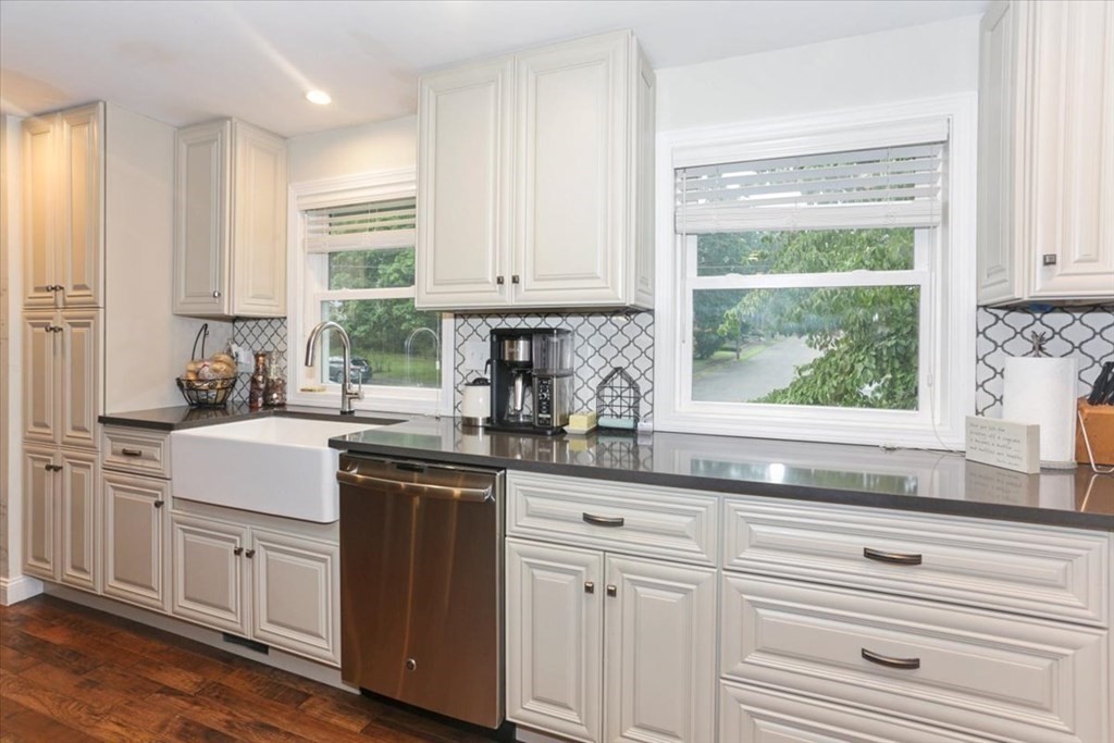 60 Croydon Road Norwood, MA 02062 - Photo 5 of 30 Gallery Image 5