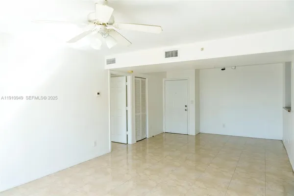 $2,500 | 509 East Sheridan Street, Unit 3083, Dania Beach, FL 33004