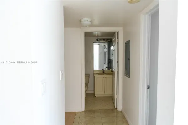 $2,500 | 509 East Sheridan Street, Unit 3083, Dania Beach, FL 33004