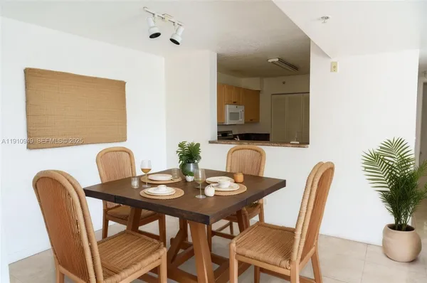 $2,500 | 509 East Sheridan Street, Unit 3083, Dania Beach, FL 33004