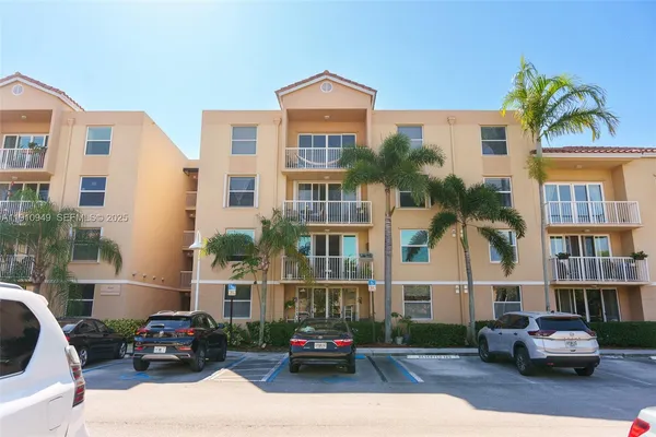 $2,500 | 509 East Sheridan Street, Unit 3083, Dania Beach, FL 33004