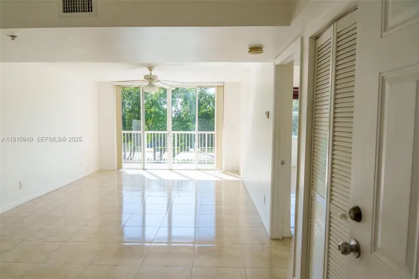 $2,500 | 509 East Sheridan Street, Unit 3083, Dania Beach, FL 33004
