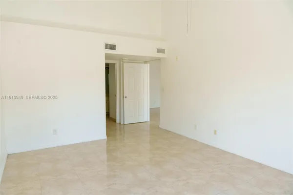 $2,500 | 509 East Sheridan Street, Unit 3083, Dania Beach, FL 33004