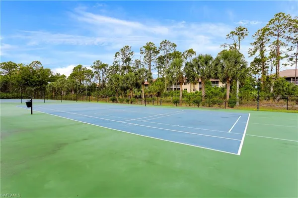 $3,200 | 337 Robin Hood Circle, Unit 204, Naples, FL 34104