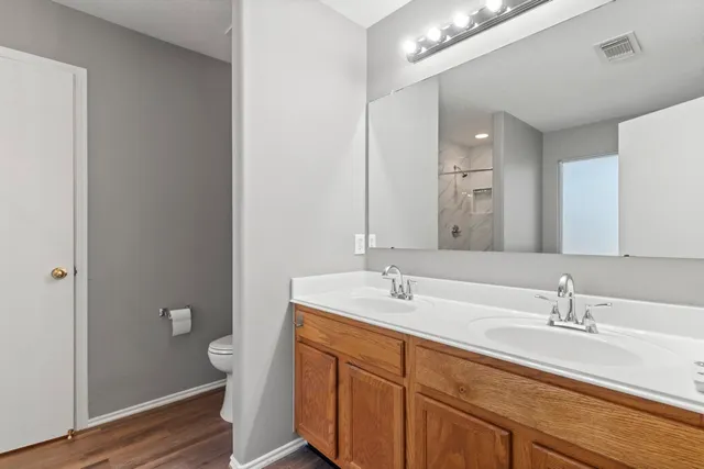 $2,100 | 10507 Sutter Glen Lane, Houston, TX 77075