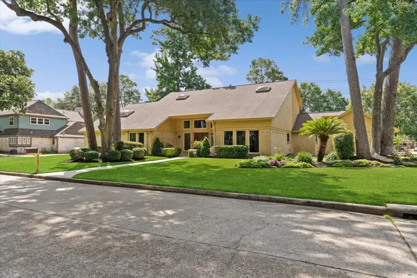 $499,900 | 6735 Gentle Bend Drive, Houston, TX 77069
