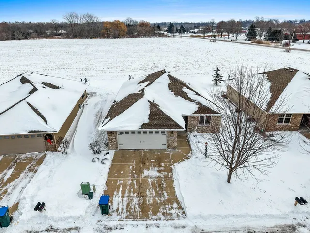 $375,000 | 3816 Shore Crest Lane, Green Bay, WI 54311