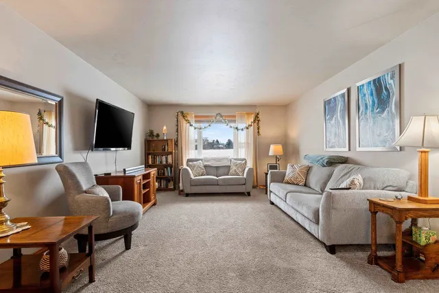 $375,000 | 3816 Shore Crest Lane, Green Bay, WI 54311