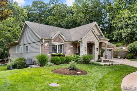 $849,000 | 884 Village Brook Court, Ballwin, MO 63021