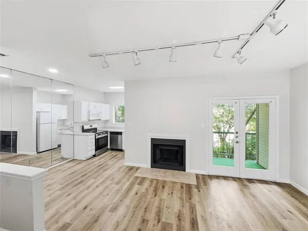 $1,480 | 7126 Holly Hill Drive, Unit 210, Dallas, TX 75231