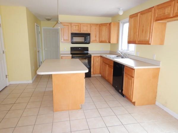 153 Cloran Street Springfield, MA 01109 - Photo 11 of 36 Gallery Image 11