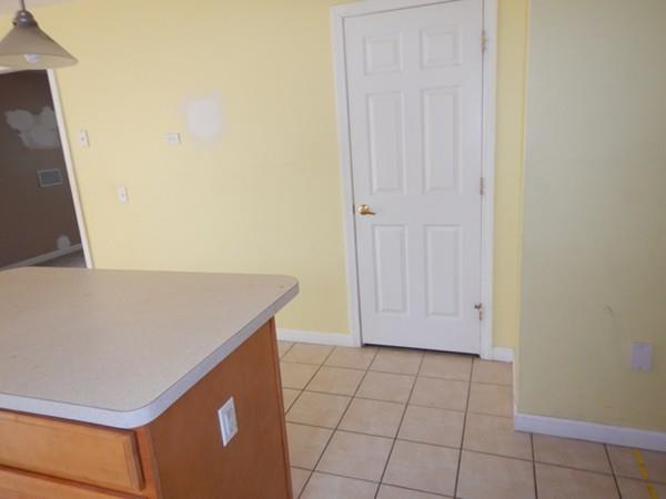 153 Cloran Street Springfield, MA 01109 - Photo 13 of 36 Gallery Image 13