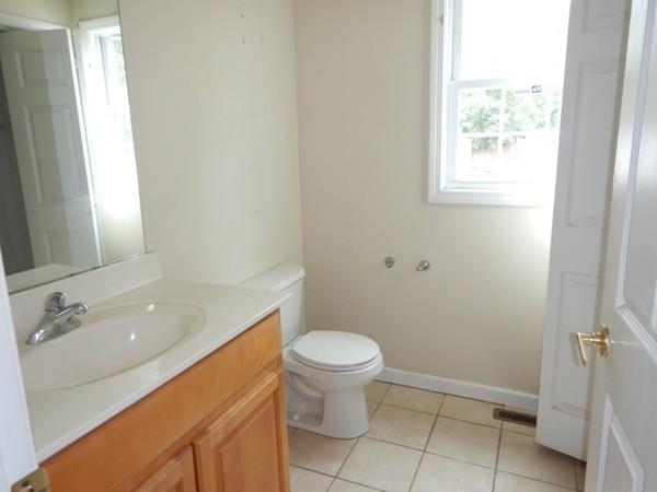 153 Cloran Street Springfield, MA 01109 - Photo 14 of 36 Gallery Image 14
