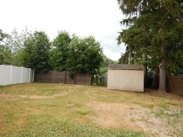 153 Cloran Street Springfield, MA 01109 - Photo 5 of 36 Gallery Image 5