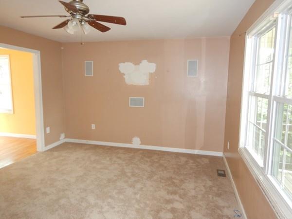 153 Cloran Street Springfield, MA 01109 - Photo 7 of 36 Gallery Image 7
