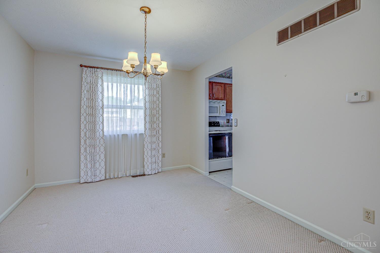 918 Yorkhaven Road Springdale, OH 45240 - Photo 15 of 28