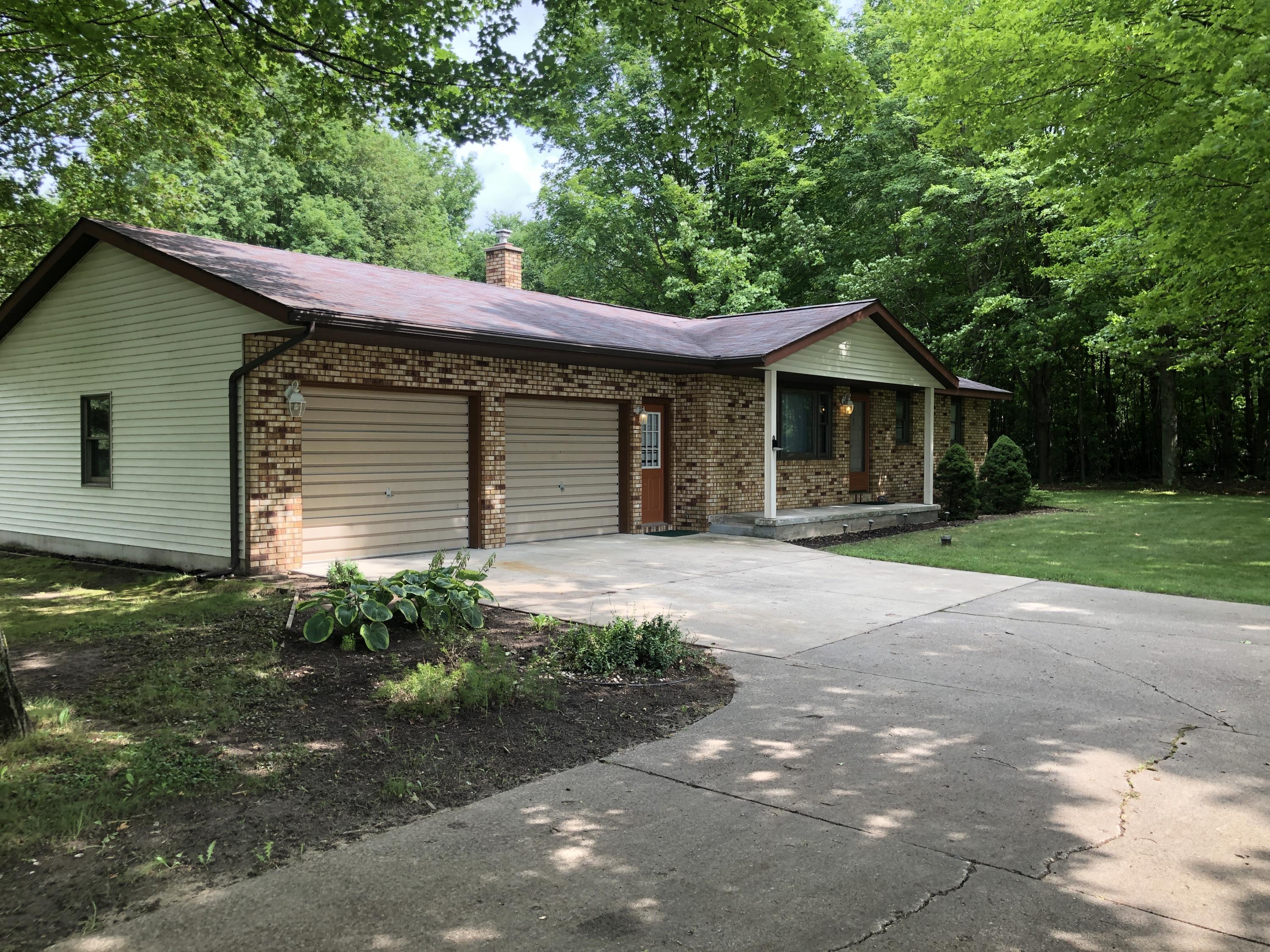 6210 Whites Bridge Road Belding, MI 48809 - Photo 1 of 30 IMG_0100