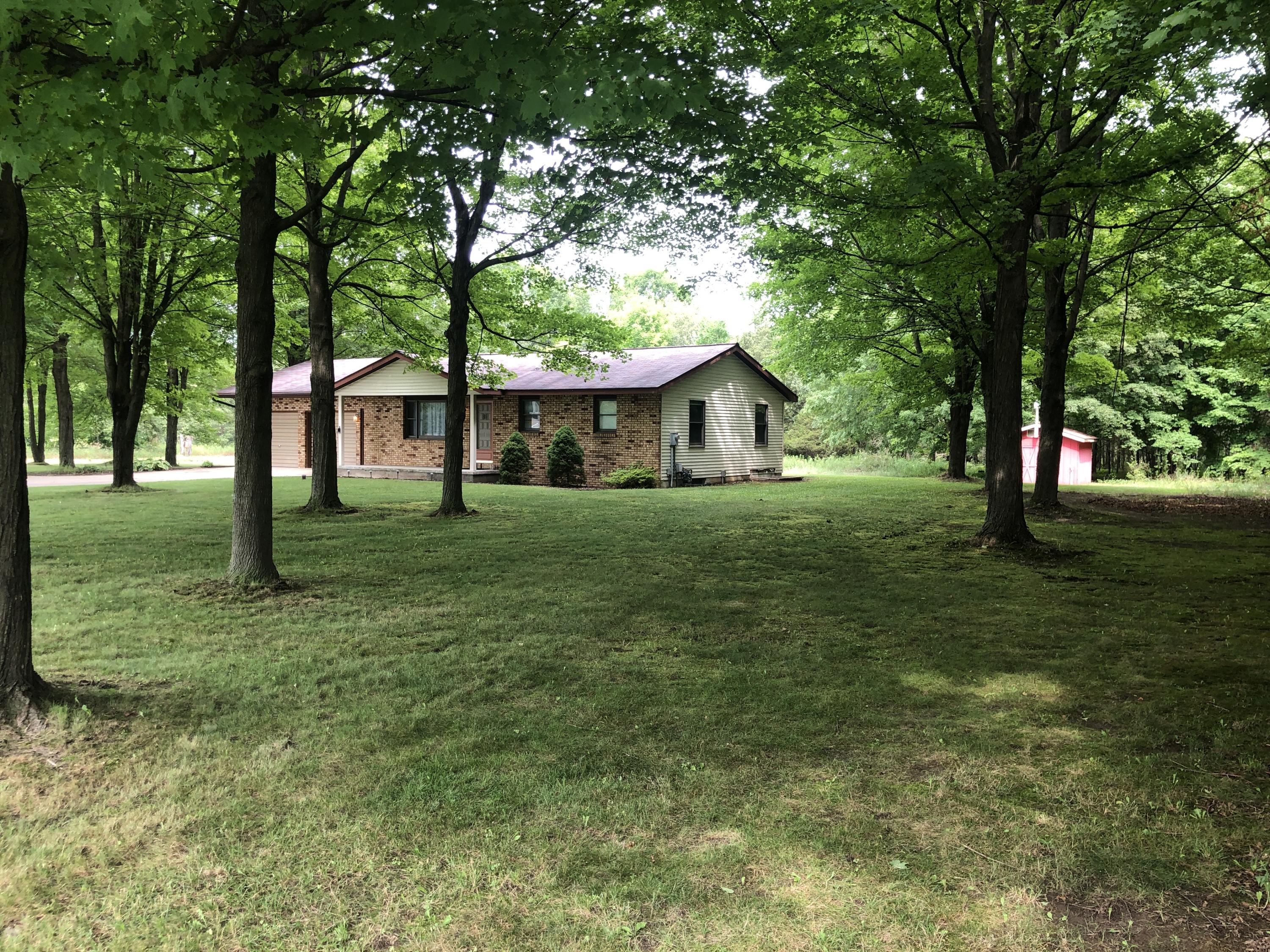 6210 Whites Bridge Road Belding, MI 48809 - Photo 4 of 30 IMG_0091