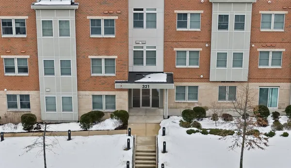 $3,800 | 321 Hammond Pond Parkway, Unit 105, Brookline, MA 02467