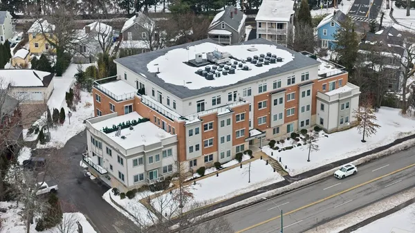 $3,800 | 321 Hammond Pond Parkway, Unit 105, Brookline, MA 02467