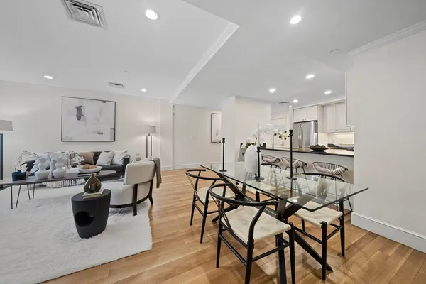 $3,800 | 321 Hammond Pond Parkway, Unit 105, Brookline, MA 02467