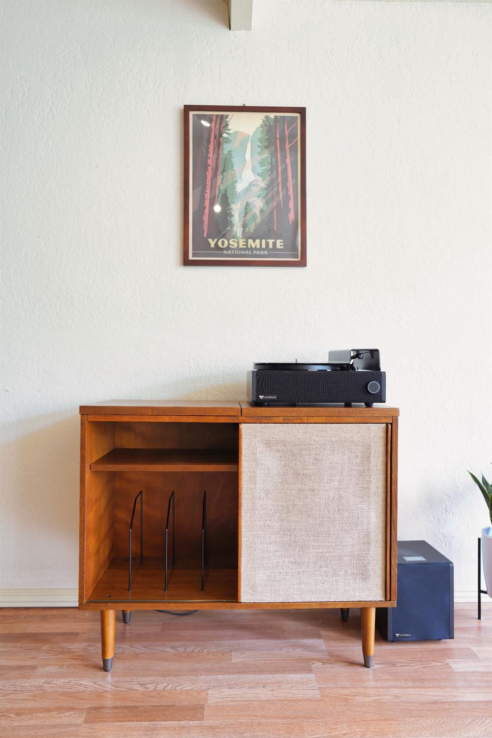 42917 Scenic Drive Oakhurst, CA 93644 - Photo 6 of 50 a view of workspace with wooden floor